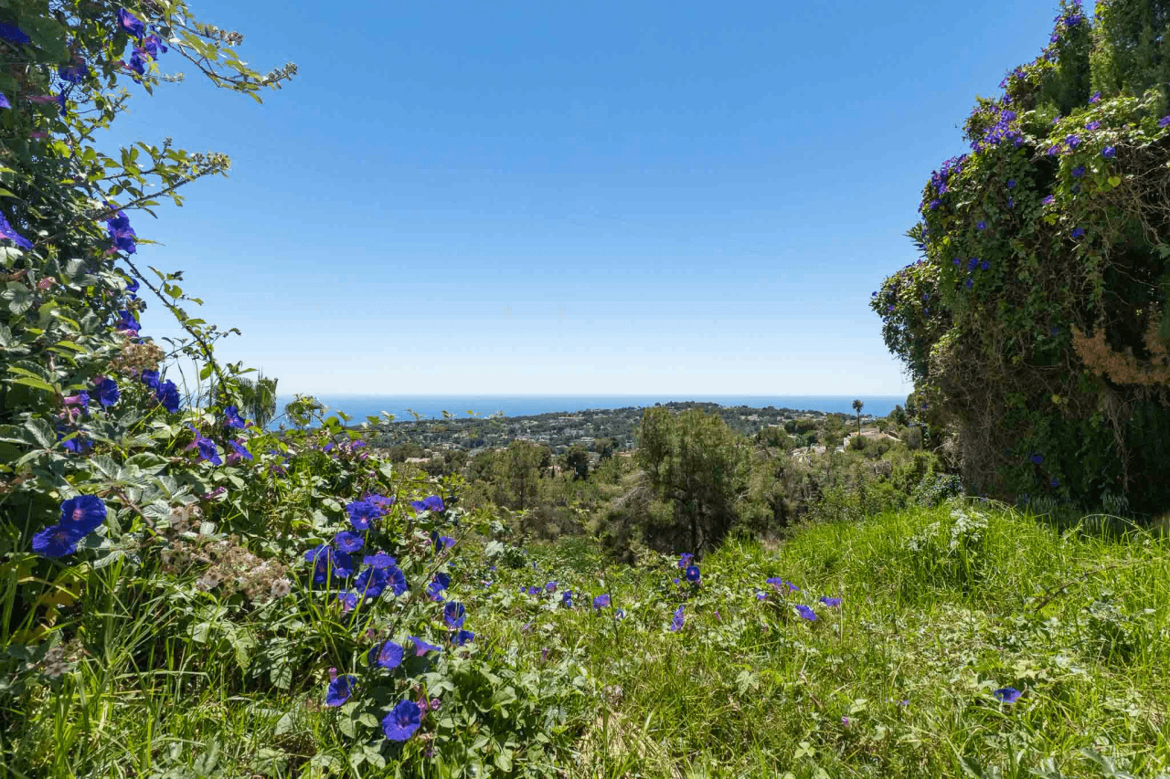 8338MOR Parcela con vistas al mar a la venta en Moraira.